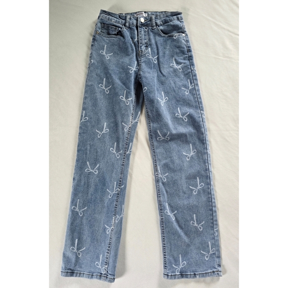 BAMBOO▪️Light Wash Straight Leg Jeans with Bow Design - Picture 2 of 9